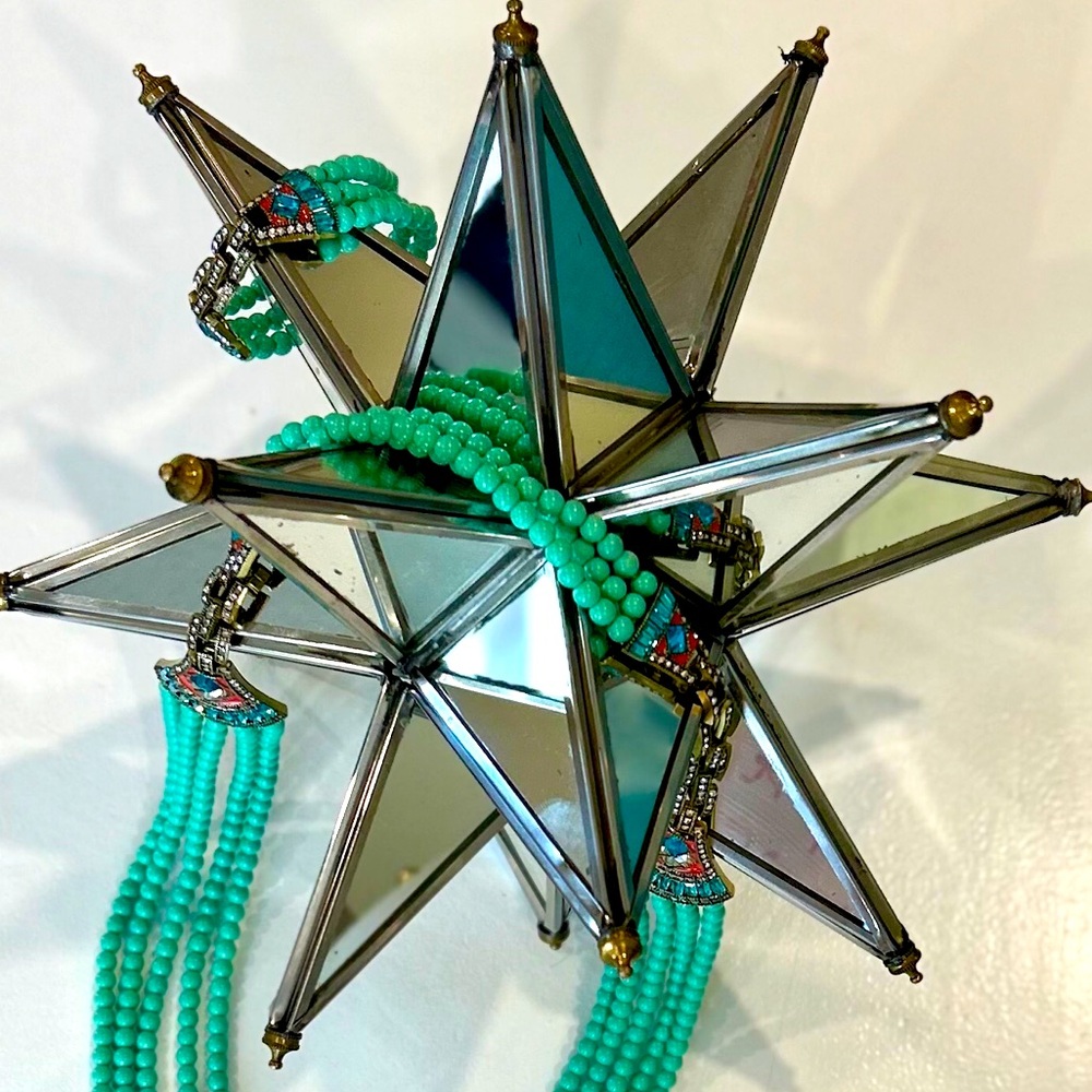 Multi-faceted 3-D mirrored star decorative accent